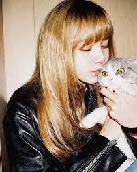 181221 C Lalalalisa M Our Qtpie Lisa With Her Two Lovely Cute Cats Luca Leo Lalisa Manoban Blackpink Blackpink Lisa