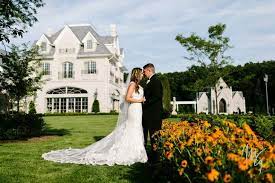 Beautiful Estate Wedding In Nj Park Chateau Estate And Gardens East Brunswick Nj Mansion Wedding Venues Wedding Venues Estate Wedding Venue