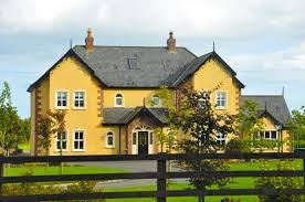 Dieser service ist für sie kostenlos. Typisches Haus In Irland Stockfoto Bild Von Gras Pfosten 26223104