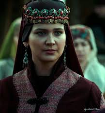 Gülsim ali i̇lhan, 2012 yılında son yaz balkanlar 1912 dizisiyle oyunculuğa ilk adımını atmış daha. Gulsim Ali Ilhan Aslihan Hatun 30 Brave Women Festival Captain Hat Women