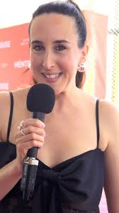 Une incursion dans l'univers de la lutte féminine! 🤼‍♀️🎬 Suite à son  long-métrage PASSAGE et à une nomination au Gala Québec cinéma, la  réalisatrice, documentariste et directrice de la photographie Sarah Baril