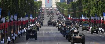 Ce sont donc les départs en vacances qui domineront dans. Paris Le Defile Militaire Avant La Maree Humaine Le Point