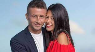 Come coppia televisiva si distinsero più che altro per 'la malattia delle. Temptation Island Valentina E Oronzo Un Mese Dopo Le Donne Le Guardo Ancora Ma Io Voglio Sposare Lei
