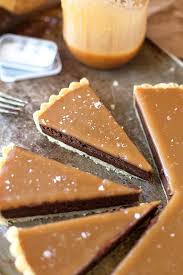 Salted Caramel Bittersweet Chocolate Tart Recette Idee Tarte Gateaux Et Desserts