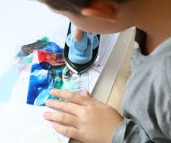 Encaustic painting, also known as hot wax painting, involves using heated encaustic medium to which colored pigments have been added for creating artworks. Encaustic Hobbyring