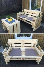 Perfect project for (or with) the kids!you can find more detailed instructions here: Pallet Sofa Instructions Palette Outdoor Furniture Diy Pallet Furniture Pallet Furniture Outdoor