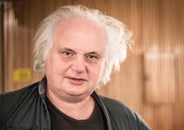 ▸ kommentar göran greider om plagget som laddats med klassförakt. Gigkju45zkuv2m