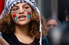 Palestinian supporters and pro-Israel protesters trade violent threats in  Manhattan: 'We gotta kill them all!'
