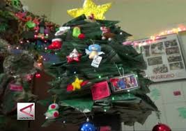 Semua sumber pohon natal ini untuk diunduh. Pohon Natal Dari Limbah Rumah Sakit