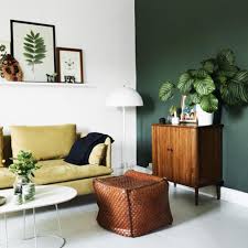 Repeindre Une Armoire Avec Un Effet Patine Liberon Comment Decorer Son Salon Deco Salon Decoration Salon Canape Jaune