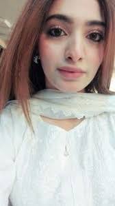 Aun Ali's Instagram, Twitter & Facebook