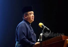 Menangguk di air yang keruh, pm israel angkat penunjuk perasaan iran sebagai 'hero' january 2, 2018 admin uncategorized 0 tentunya ini masa terbaik untuk kritik kepimpinan iran setelah sekian lama. Majlis Agama Dan Istiadat Melayu Perlis Jangan Menangguk Di Air Keruh Raja Muda Perlis