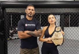 1.5m ratings 277k ratings see, that's what the app is perfect for. No Limite Paula Amorim Treina Com Minotauro Para O Reality Go Outside