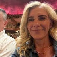 Rene Hatch's Instagram, Twitter & Facebook