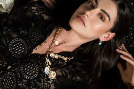 Colette Santos's Instagram, Twitter & Facebook