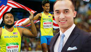 Atlet dari negeri sembilan, muhamad fuad mohd redzuan(biru) memenangi pingat emas dalam acara tinju kategori 49 kg.beliau menewaskan atlet dari pulau pinang, mohd amirul asraf(merah) pada perlawanan tinju peringkat akhir yang diadakan di dewan bitara sek. Freemalaysiatoday