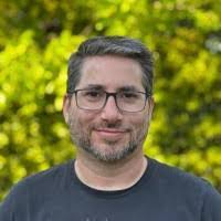 Ariel Revah's Instagram, Twitter & Facebook