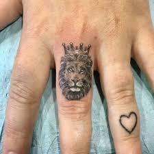 Lion Tattoo On Finger Model Parmak Dovmeleri Parmak Kol Dovmeleri