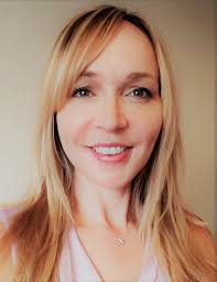 Lara Ott's Instagram, Twitter & Facebook