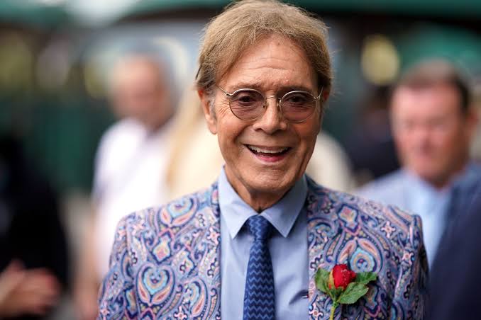 Cliff Richard reveals he's been undergoing cancer treatment for the past year | The Independent
