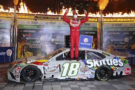 Nascar has banned the confederate flag from being displayed at its events but supporters of the symbol still managed to nascar has not stated how exactly it plans to stop fans from displaying the flag on track property and none of the. Kyle Busch Wins Rain Delayed Nascar Playoff Race In Texas West Hawaii Today