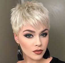 Kurze Frisuren Von Kingsley Brown 4 Frisuren Stil Haare Brown Frisuren H Kadin Kisa Sac Kisa Sac Stilleri Kisa Sac