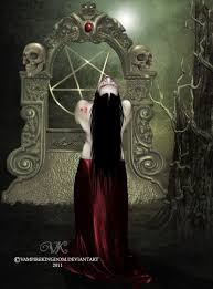 He also dedicates commissions to comics and sequences related to the world of transformation, selecting excellent artists. Iniciacion By Vampirekingdom Deviantart Com On Deviantart Vampire Art Painting