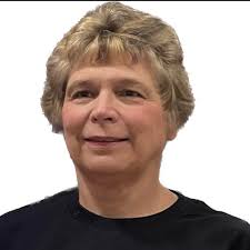 Where are free public libraries in Oil City?