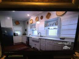 Hgtv Hometown Season 2 Episode 6 Move It Or Loose It Home Town Hgtv Hgtv Cottage Style Homes
