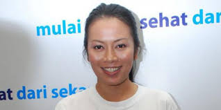 Dewi Lestari: takdir Glenn Fredly nyanyikan Malaikat Juga Tahu