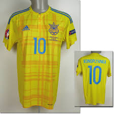 Das trikot sei ein symbol der ungeteilten heimat, schwärmt pawelko und werde die ukrainischen fußballer inspirieren, bei der em für die gesamte ukraine zu kämpfen. Yevhen Konoplyanka 2016 Gegen Deutschland Agon Sportsworld