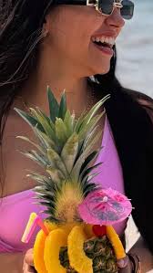 Hermosísima. La magia de cada vestido de baño la crean las mujeres que lo  llevan puesto. Reflejan seguridad, felicidad y amor propio✨✨✨✨🌸 La vida es  eso REINA!