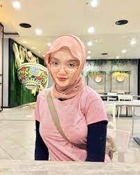 Terrjadinya viral ibu maki kurir ini tengah semakin di perbincangkan netizen pengguna media sosial dan berbagai jejaring sosial mdia lainnya. Rmwm1s4x Dt5sm