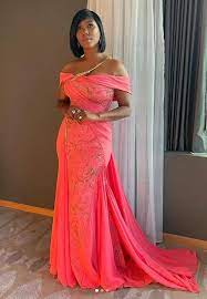 As played by boseman, robinson suffers in silence more than he really did, as the real robinson apparently could be shrill and was known to talk his own share of trash from the dugout. Chadwick Boseman S Wife Simone Ledward Boseman Wears Versace And Bulgari At 2021 Oscars People Com