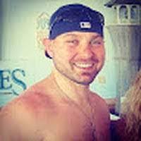 Jonathan Muszynski's Instagram, Twitter & Facebook