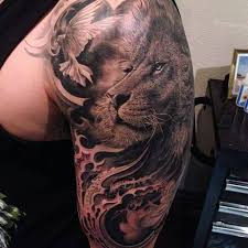 Tattoo Lowe Mit Taube Portrat Tauben Tattoo Schulter Tattoo Oberarm Tattoo