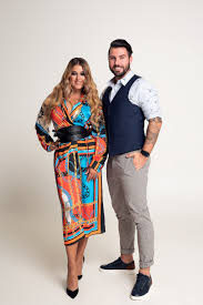 A(z) ezért jöttek haza a liu testvérek az ázsia ex című videót videolife nevű felhasználó töltötte fel a(z) emberek/vlogok kategóriába. Demcsak Zsuzsa Testhez Allo Ruhaban Dogosebb Mint Valaha Fotokon Az Azsia Expressz 2 Szereploi Hazai Sztar Femina