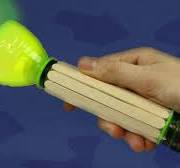 How to Make a Flashlight using Plastic Bottles - YouTube