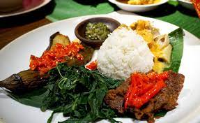 Kandungan kalori nasi putih (beras saiz sederhana) dan cadangan aktiviti untuk membakar kalori selepas makan sepinggan nasi. Di Balik Nikmatnya Nasi Padang Kalori Nasi Padang Ternyata Tinggi