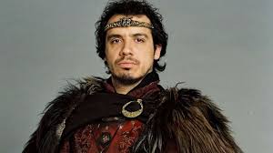 He is most known as the creator, director, writer, editor, composer, and lead actor of the french television series kaamelott, in which he also plays king arthur Kaamelott Le Film Un Spoiler Devoile Sur Une Photo Inedite Actus Cine Allocine