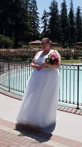 Weisses Brautkleid In Grosser Grosse Braut Brautkleid Brautmode