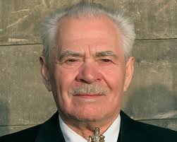 Szobra áll szülővárosában és az ország legnagyobb gyógyítói sorában a semmelweis orvostörténeti múzeumban. Viadal Es Diadal 100 Eve Szuletett Id Dr Beres Jozsef Eletigenlok