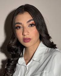 Lina Murillo's Instagram, Twitter & Facebook