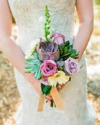 Eine trauung ohne hochzeitsblumen ist heutzutage nicht denkbar. Beliebte Hochzeitsblumen Fur Brautstrauss Und Deko Wann Bluht Was