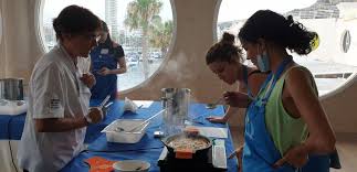 En nuestra exposición renovamos continuamente los diseños de las cocinas y disponemos de una amplia gama en muebles de cocina alicante para que puedas. La Escuela De Arroces Darsena Se Pone En Marcha Para Compartir Las Claves De Como Cocinar El Mejor Plato Radio Alicante Actualidad Cadena Ser