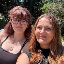 Lookin like a hot mess but ya girl got her hair did today 👋 😍 decided to  add some Lightness 🤔What do we think!!? Can't wait to style it tomorrow!