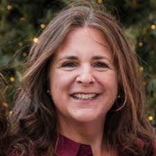 I am beyond honored to be acknowledged and recognized by the Alexandria  Chamber of Commerce as a 2022 40 Under 40 Honoree. I've spent my life  curating a career that feeds my