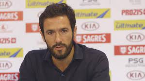 And he's funny as fuck. Hugo Viana Pronto Para Ajudar O Sporting Sporting Jornal Record