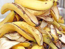 La Banane Est L Un Des Fruits Exotiques Le Plus Apprecies Des Francais Mais Saviez Vous Que Les Peaux De Bananes Offre Peau De Banane Pelures De Banane Banana