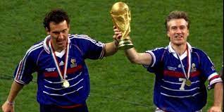 Entraineur de l'équipe de france de football. Mondial 2018 Il Y A 20 Ans Le Basque Didier Deschamps Remportait La Coupe Du Monde
